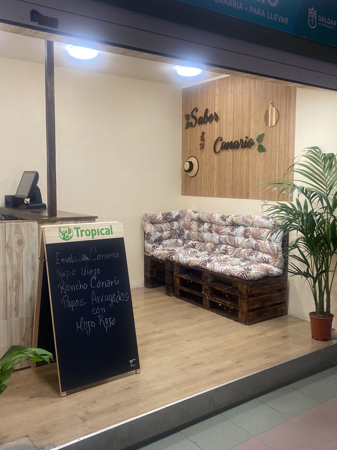 Bar Cafetería Clavijos y Sabor Canario