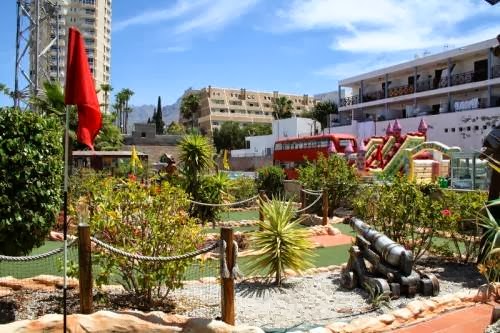 ViVO Mini Golf Treasure Island