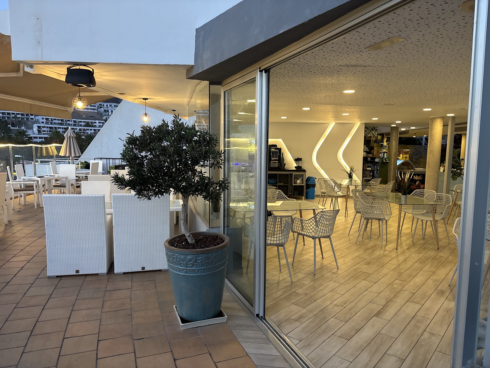 Vibe Pool Bar