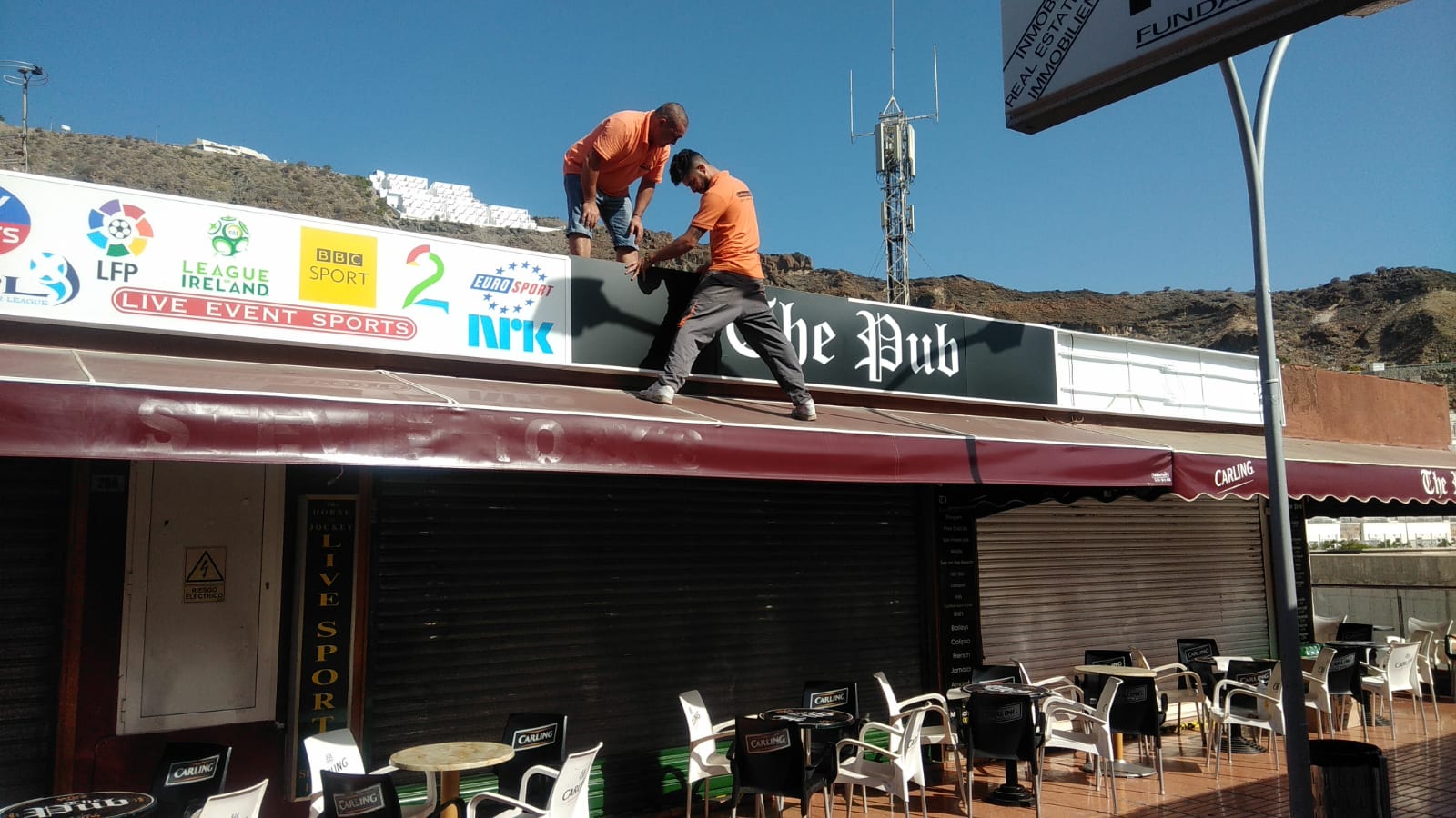 THE PUB