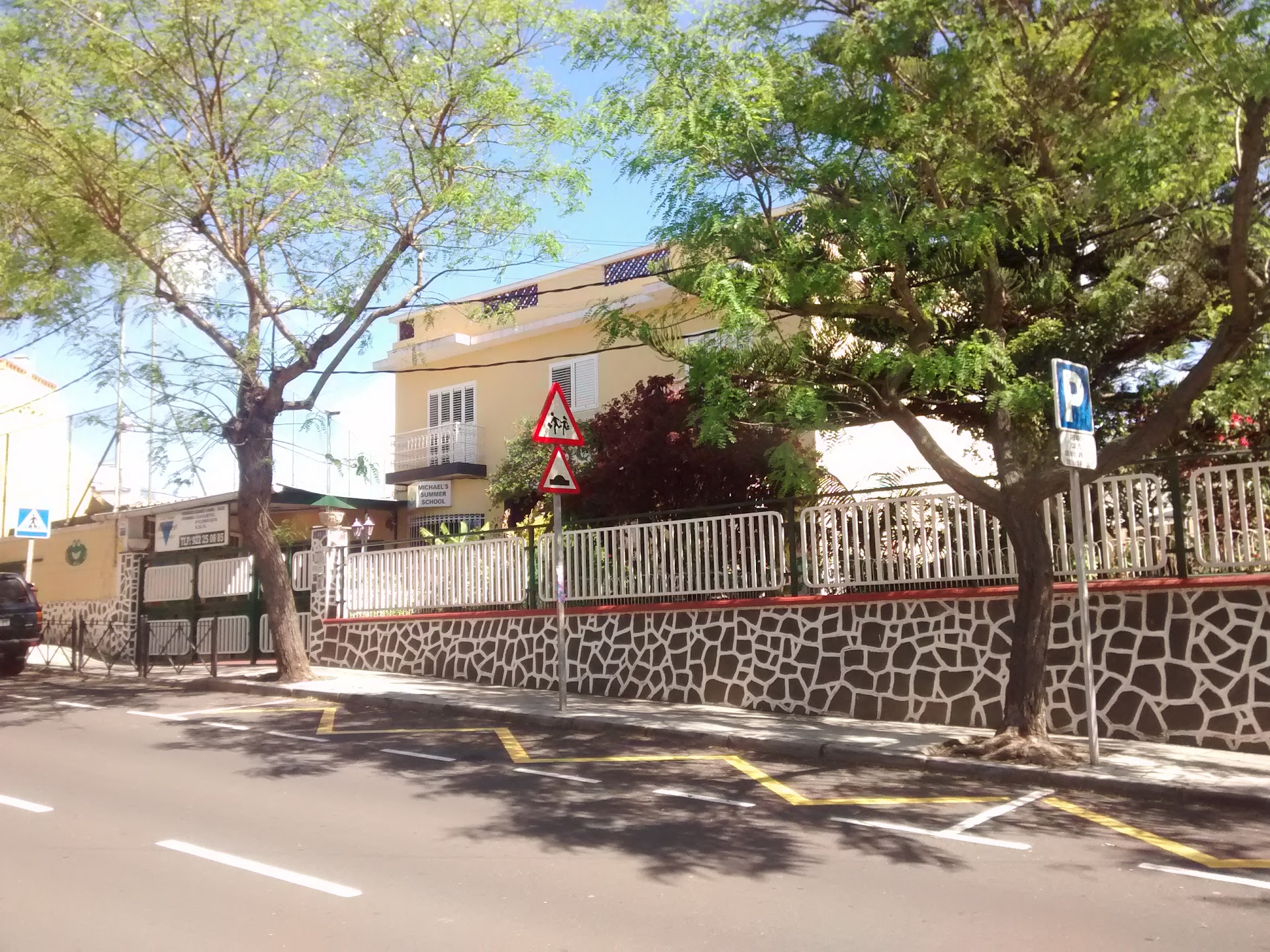 Mayco School Of English