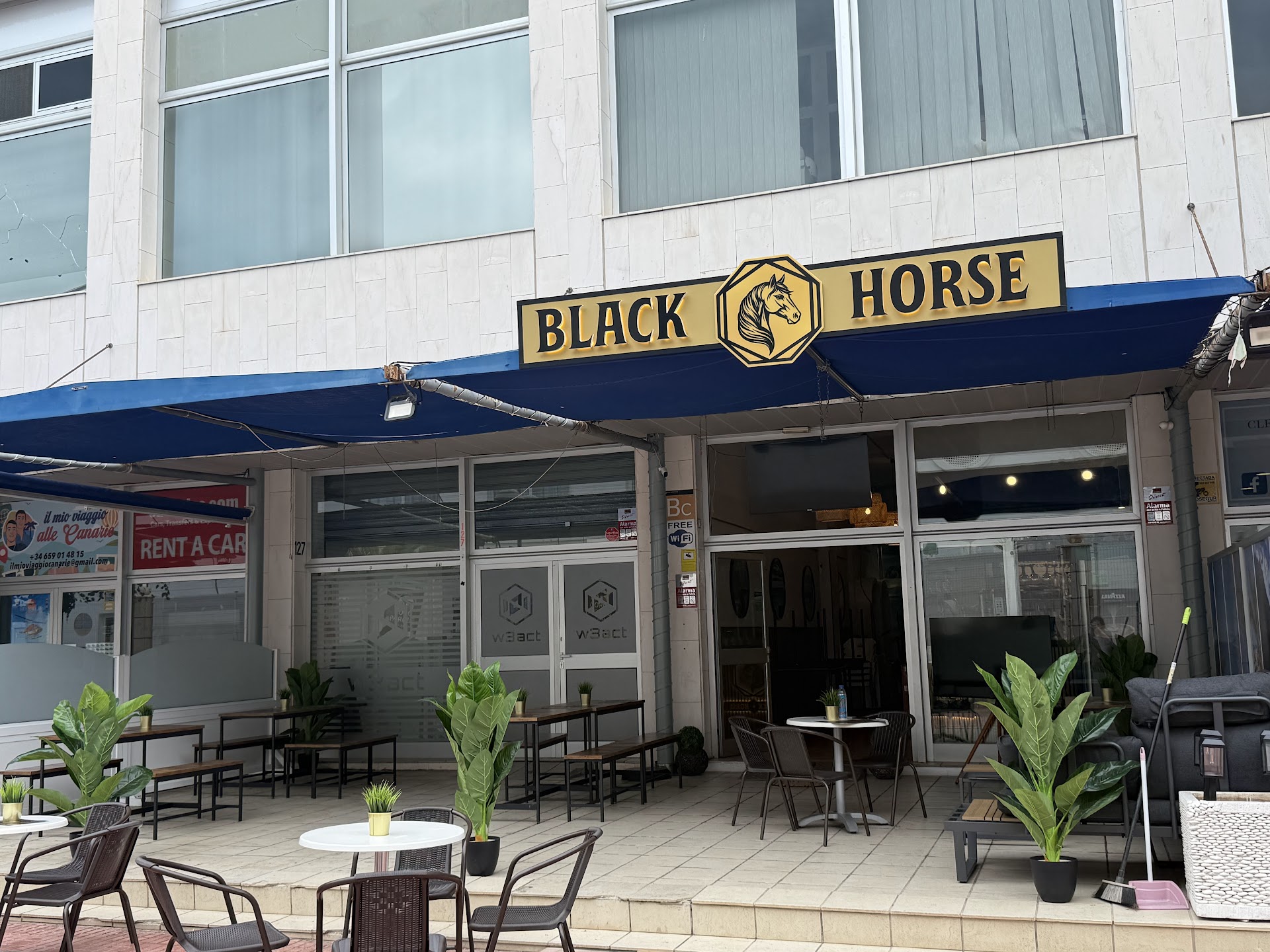 BLACK HORSE Gastro Pub