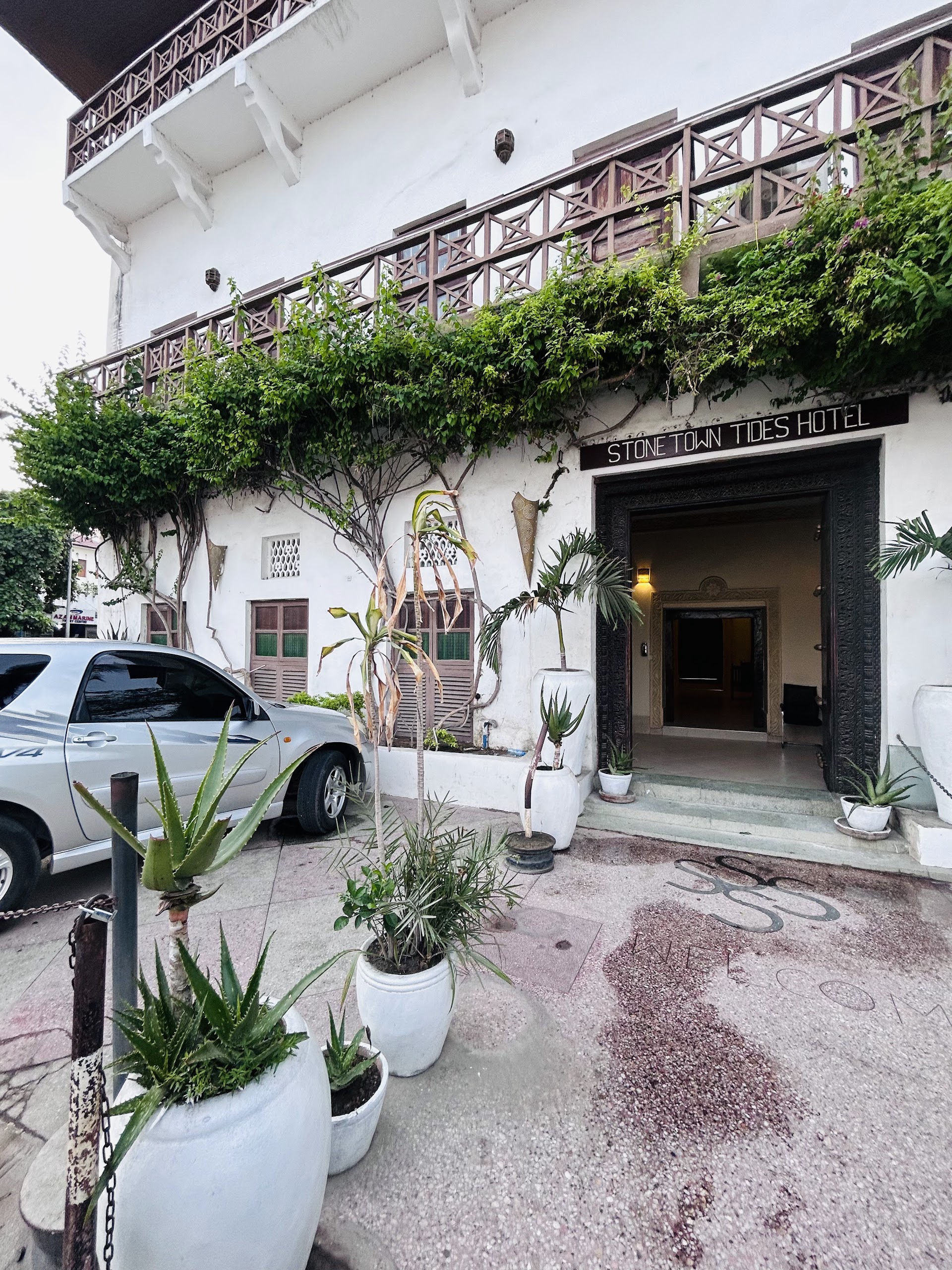 Stonetown Tides Hotel
