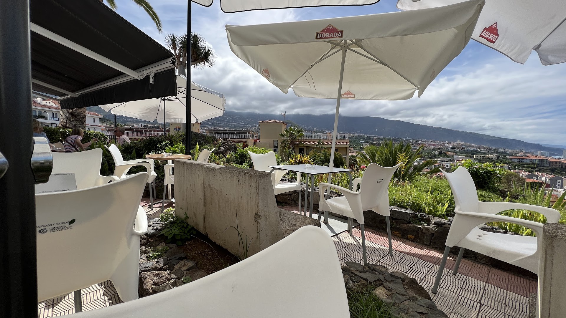 Alberto's Bar