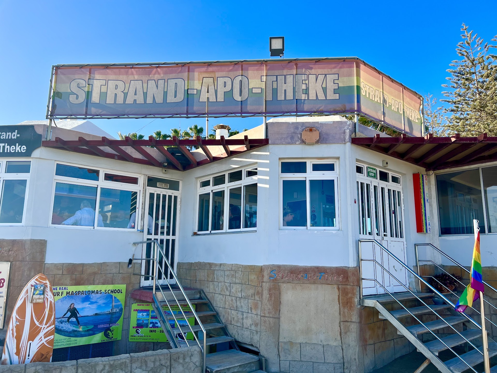 Bar Gay Strand-Apo-Theke