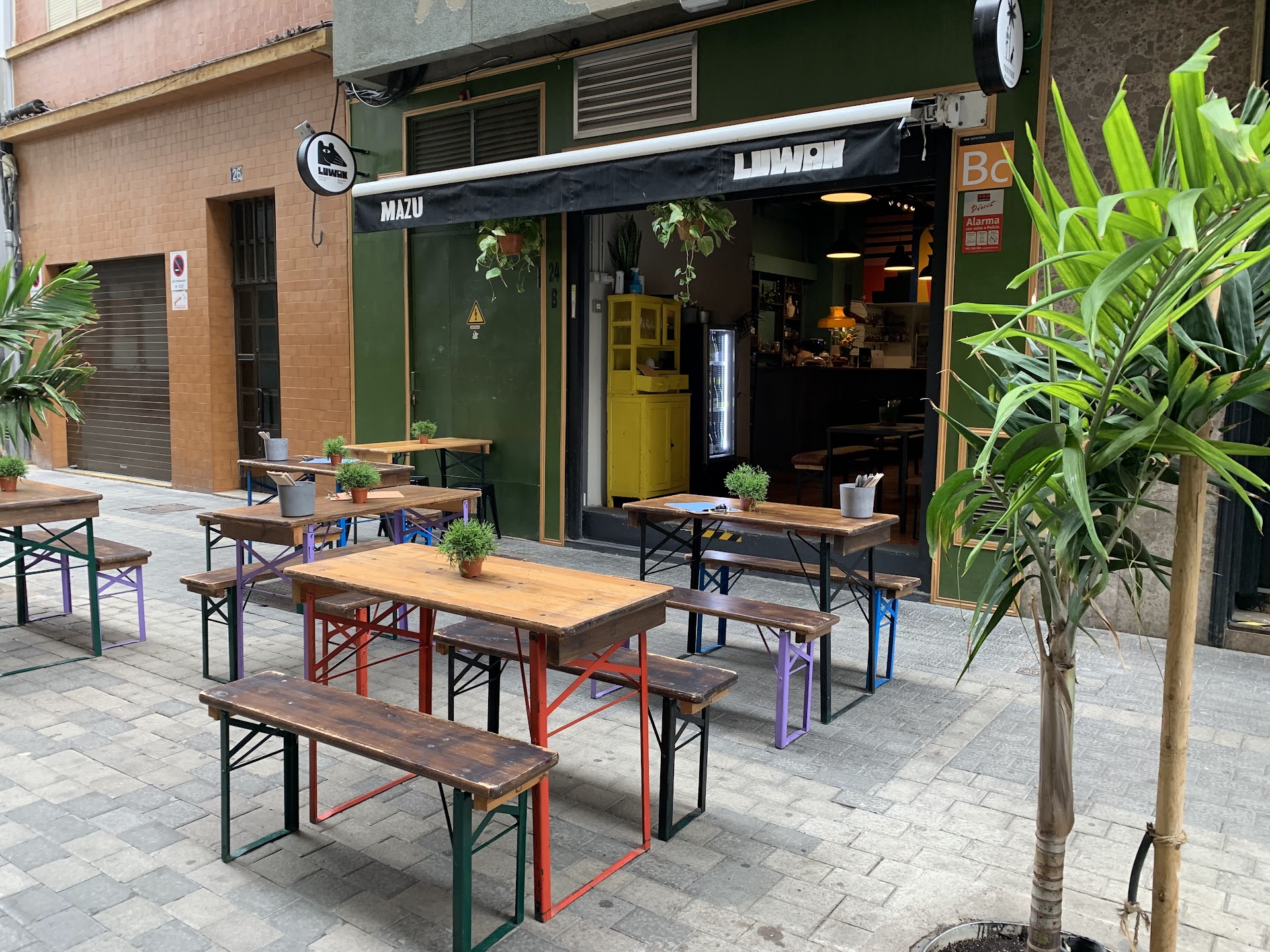 LUWAK Speciality Coffee and Wine Bar .